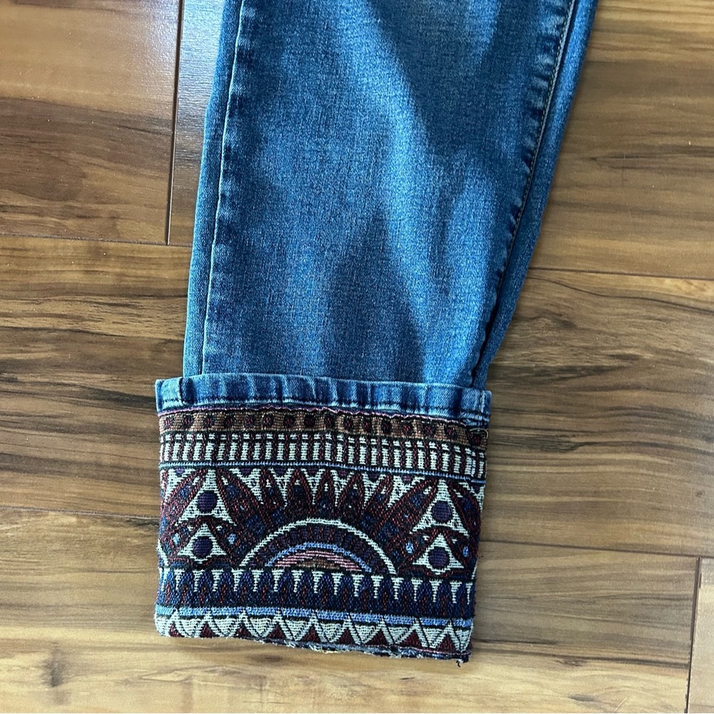 Charlie B Women's Embroidered Southern Western Cuff Jeans Dark Blue Wash Size 32 - Picture 3 of 16
